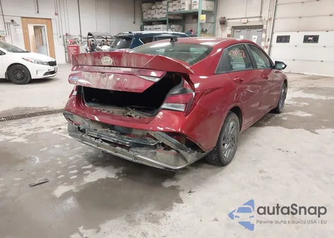 2024 Hyundai Elantra Sel z USA, uszkodzony, nr VIN KMHLM4DG3RU781906